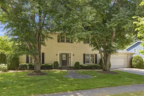 160 E Thompson Dr, Wheaton, IL 60189 photo 2