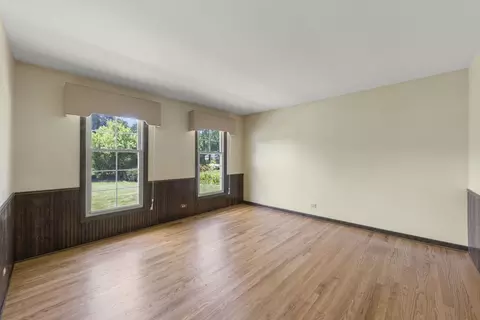 160 E Thompson Dr, Wheaton, IL 60189 photo 11