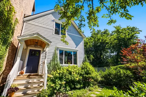 3038 W Diversey Ave, Chicago, IL 60647