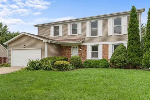 980 Sandalwood Ln, Crystal Lake, IL 60014