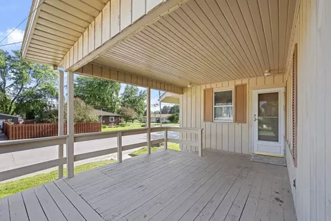 437 12th St, Silvis, IL 61282 photo 8