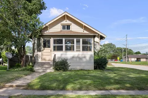 437 12th St, Silvis, IL 61282 photo 2