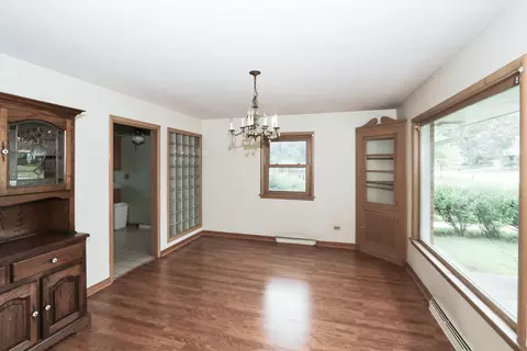 Living - 101 N Eastern Ave, Bartlett, IL 60103 photo 1 of 3