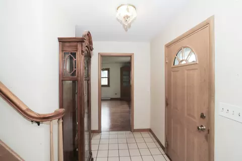 Entry Way - 101 N Eastern Ave, Bartlett, IL 60103 photo 1 of 1
