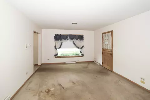 Living - 101 N Eastern Ave, Bartlett, IL 60103 photo 3 of 3