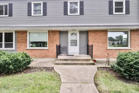 Exterior - 101 N Eastern Ave, Bartlett, IL 60103 photo 2 of 4