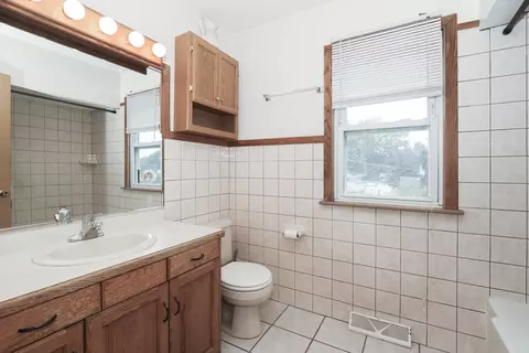 Bath - 101 N Eastern Ave, Bartlett, IL 60103 photo 1 of 3