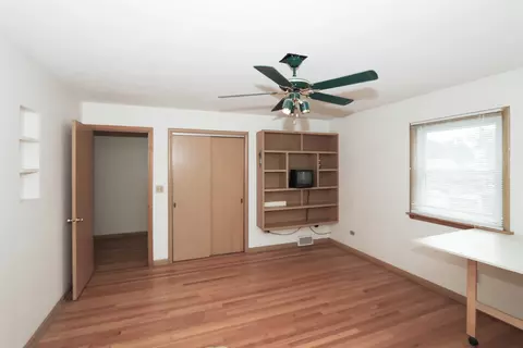 Bedroom - 101 N Eastern Ave, Bartlett, IL 60103 photo 2 of 6