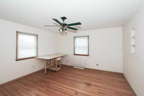 Bedroom - 101 N Eastern Ave, Bartlett, IL 60103 photo 1 of 6