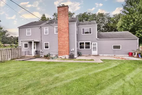 Exterior - 101 N Eastern Ave, Bartlett, IL 60103 photo 3 of 4
