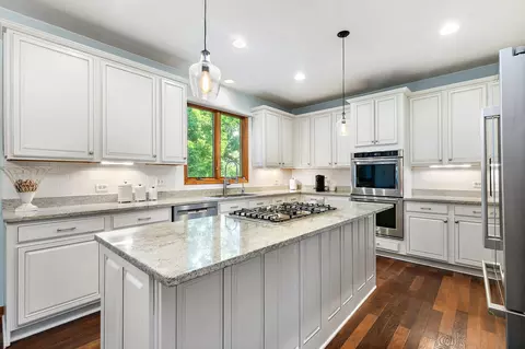 Kitchen - 1345 Chadwick Ct, Dundee, IL 60118 photo 5 of 6