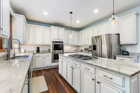 Kitchen - 1345 Chadwick Ct, Dundee, IL 60118 photo 6 of 6