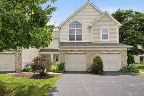 3069 Autumn Lake Dr, Aurora, IL 60504