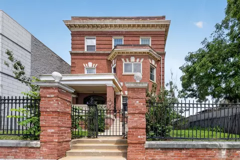 4541 S Forrestville Ave, Chicago, IL 60653