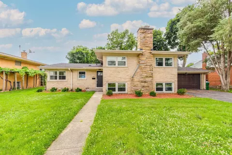 2913 W Sibley St, Park Ridge, IL 60068