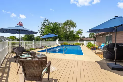 Exterior - 252 Miller St, Beecher, IL 60401 photo 6 of 8
