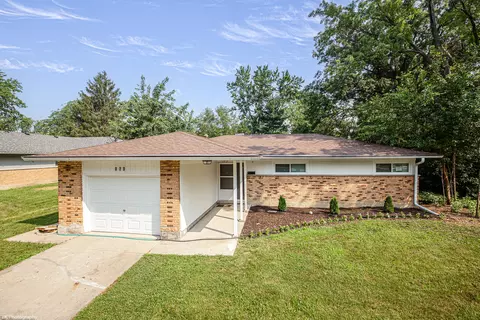 560 Lakewood Blvd, Park Forest, IL 60466