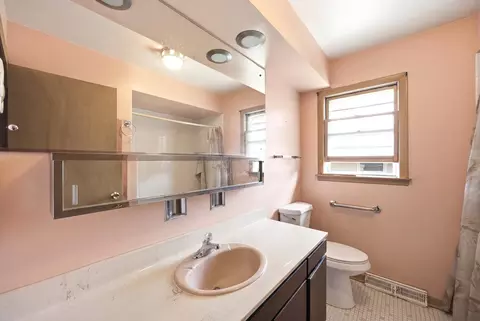 349 Elk Blvd, Des Plaines, IL 60016 photo 8