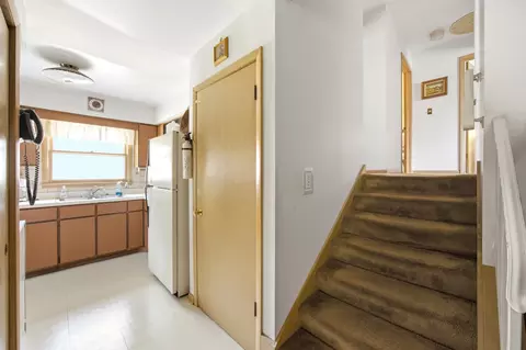 349 Elk Blvd, Des Plaines, IL 60016 photo 4