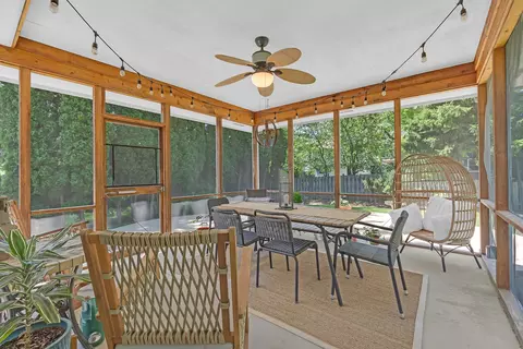 Exterior - 6 Spinnaker Ct, Third Lake, IL 60030 photo 3 of 9