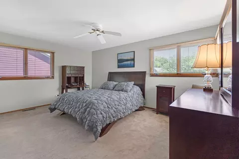 Bedroom - 6 Spinnaker Ct, Third Lake, IL 60030 photo 1 of 3