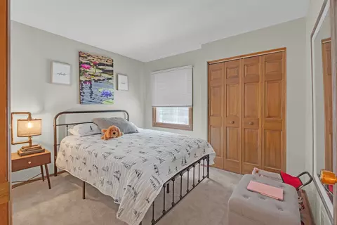 Bedroom - 6 Spinnaker Ct, Third Lake, IL 60030 photo 2 of 3