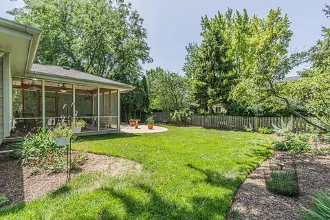 Exterior - 6 Spinnaker Ct, Third Lake, IL 60030 photo 5 of 9