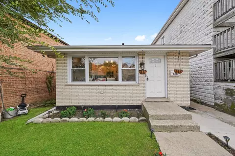 7457 W 64th St, Summit, IL 60501