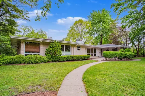 6503 N Longmeadow Ave, Lincolnwood, IL 60712