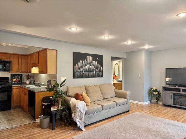 1787 W Algonquin Rd #2A, Mount Prospect, IL 60056