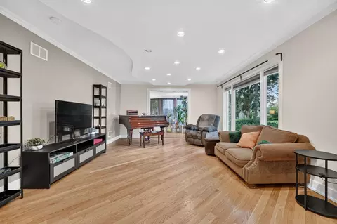 Living - 75 N 2nd Ave, Des Plaines, IL 60016 photo 1 of 1