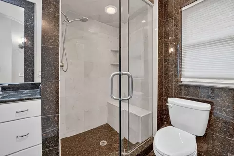 Bath - 75 N 2nd Ave, Des Plaines, IL 60016 photo 2 of 7