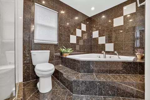 Bath - 75 N 2nd Ave, Des Plaines, IL 60016 photo 3 of 7