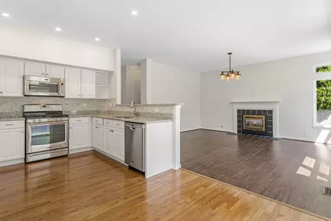 7422 Korbel Dr, Gurnee, IL 60031 photo 7