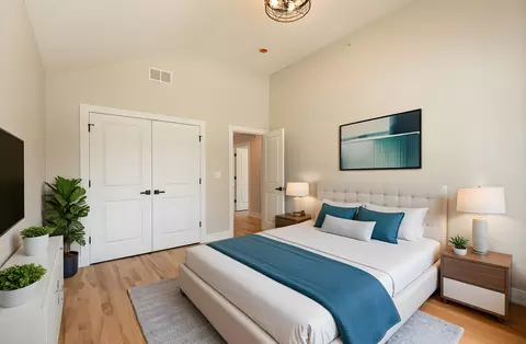 Bedroom - 7957 W 73 Pl, Bridgeview, IL 60455 photo 3 of 7