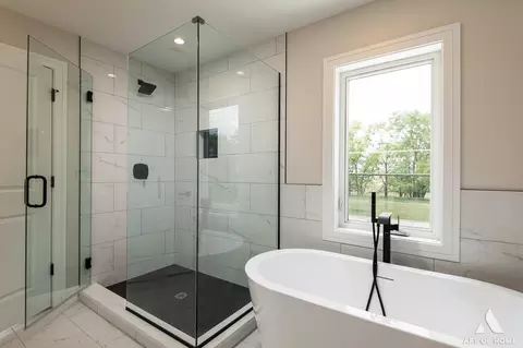 Bath - 7957 W 73 Pl, Bridgeview, IL 60455 photo 2 of 6