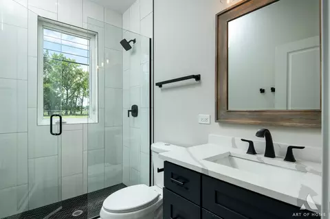 Bath - 7957 W 73 Pl, Bridgeview, IL 60455 photo 4 of 6