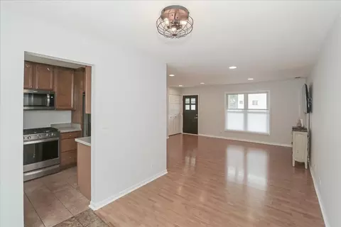 Other - 5049 Lichfield Dr, Hoffman Estates, IL 60010 photo 2 of 8