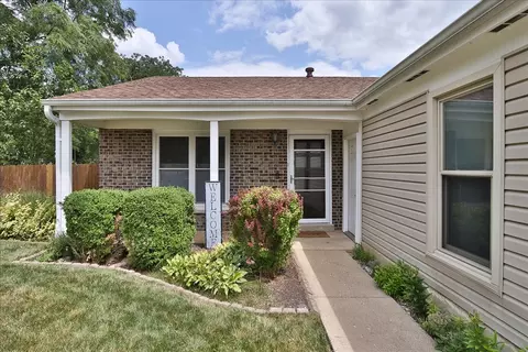 Exterior - 5049 Lichfield Dr, Hoffman Estates, IL 60010 photo 2 of 4