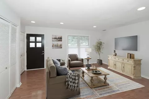 Living - 5049 Lichfield Dr, Hoffman Estates, IL 60010 photo 1 of 4
