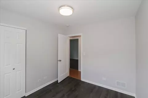 Bedroom - 5049 Lichfield Dr, Hoffman Estates, IL 60010 photo 5 of 6
