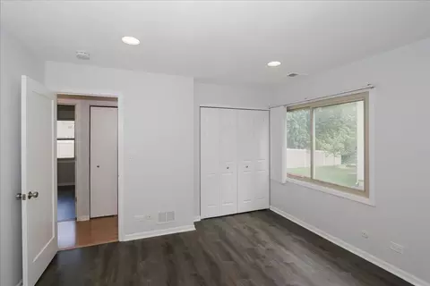Bedroom - 5049 Lichfield Dr, Hoffman Estates, IL 60010 photo 2 of 6