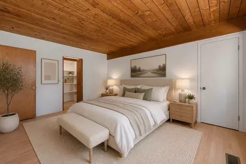 Bedroom - 1460 Eagle Rd, Elgin, IL 60123 photo 3 of 6