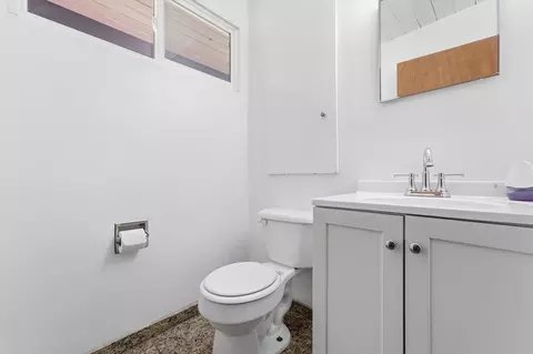 Bath - 1460 Eagle Rd, Elgin, IL 60123 photo 1 of 2