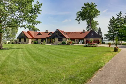 701 Hill Dr, Rock Falls, IL 61071