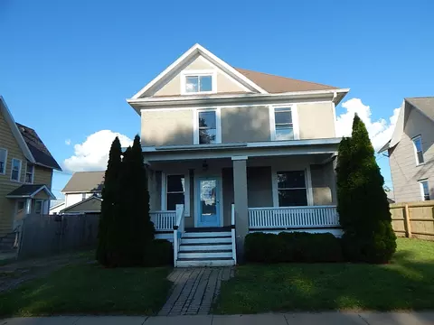 205 N 5th St, Maquoketa, IA 52060