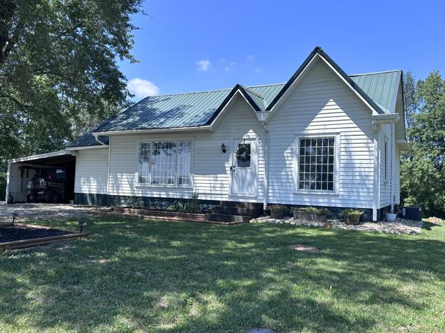 5003 N Cherryville Ln, Bonnie, IL 62816