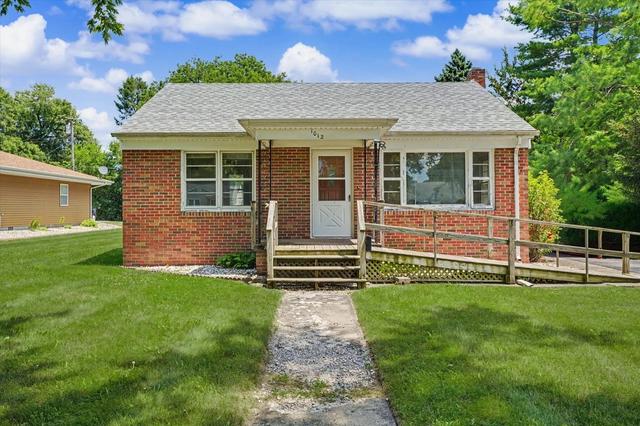 1012 N Sangamon Ave, Gibson City, IL 60936