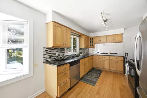 Kitchen - 904 Chippewa Dr, Elgin, IL 60120 photo 1 of 7