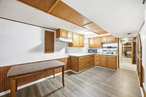 Kitchen - 904 Chippewa Dr, Elgin, IL 60120 photo 6 of 7